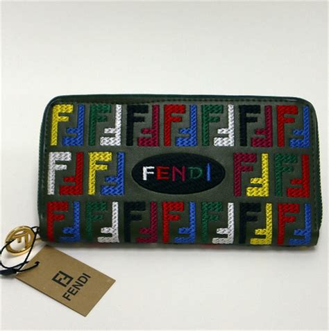 fendi cüzdan